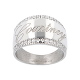 Anello a Banda Larga con Nome Inciso e Brillantini