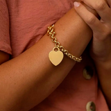 Bracelet with engraved heart pendant and T-Bar closure