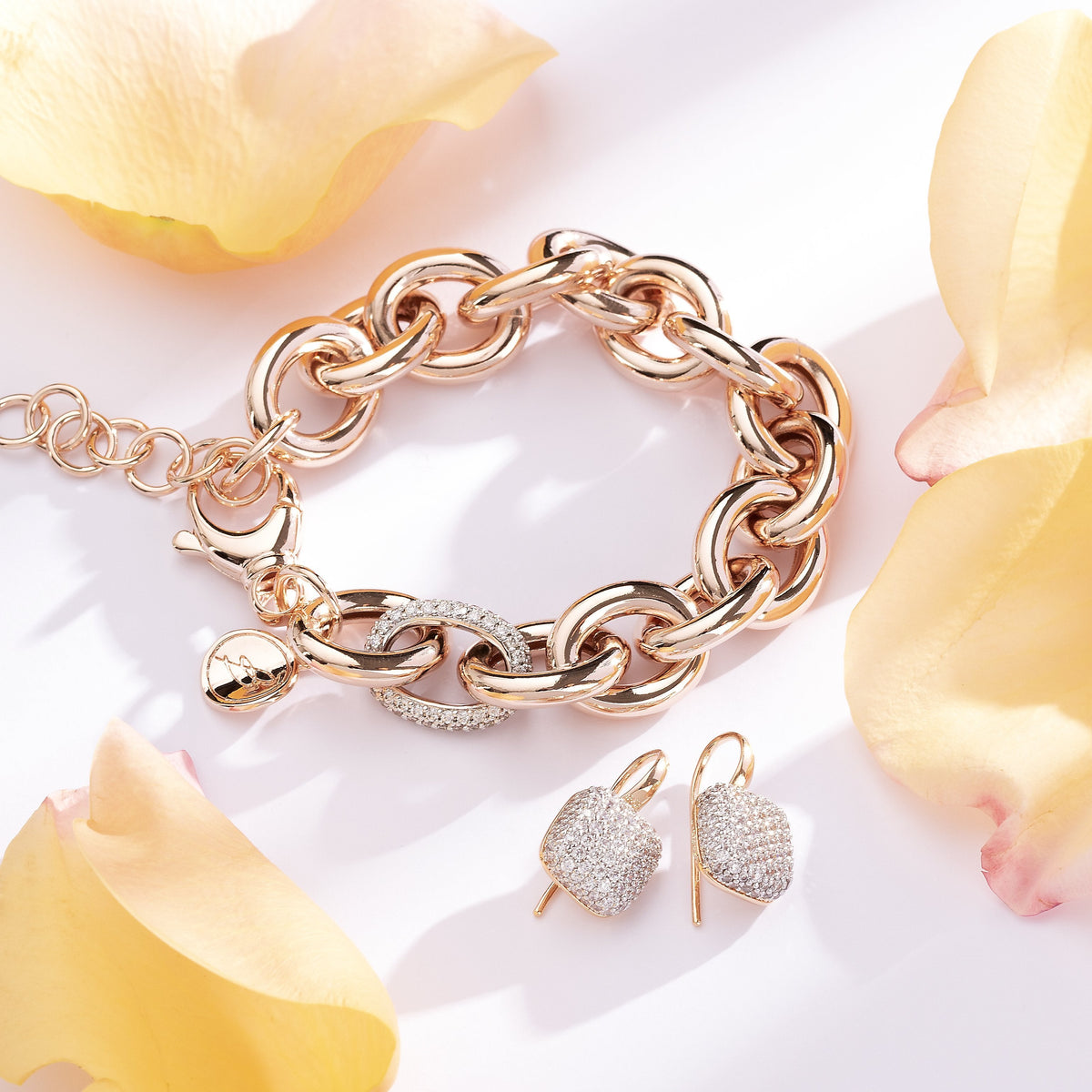 Cubic Zirconia perfect alternative to diamond