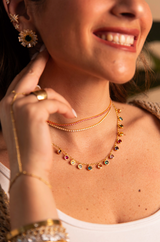 Collana con  ciondoli pendenti colorati