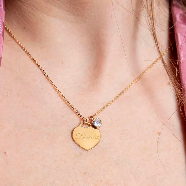 Heart necklace with engraving and diamond heart cast