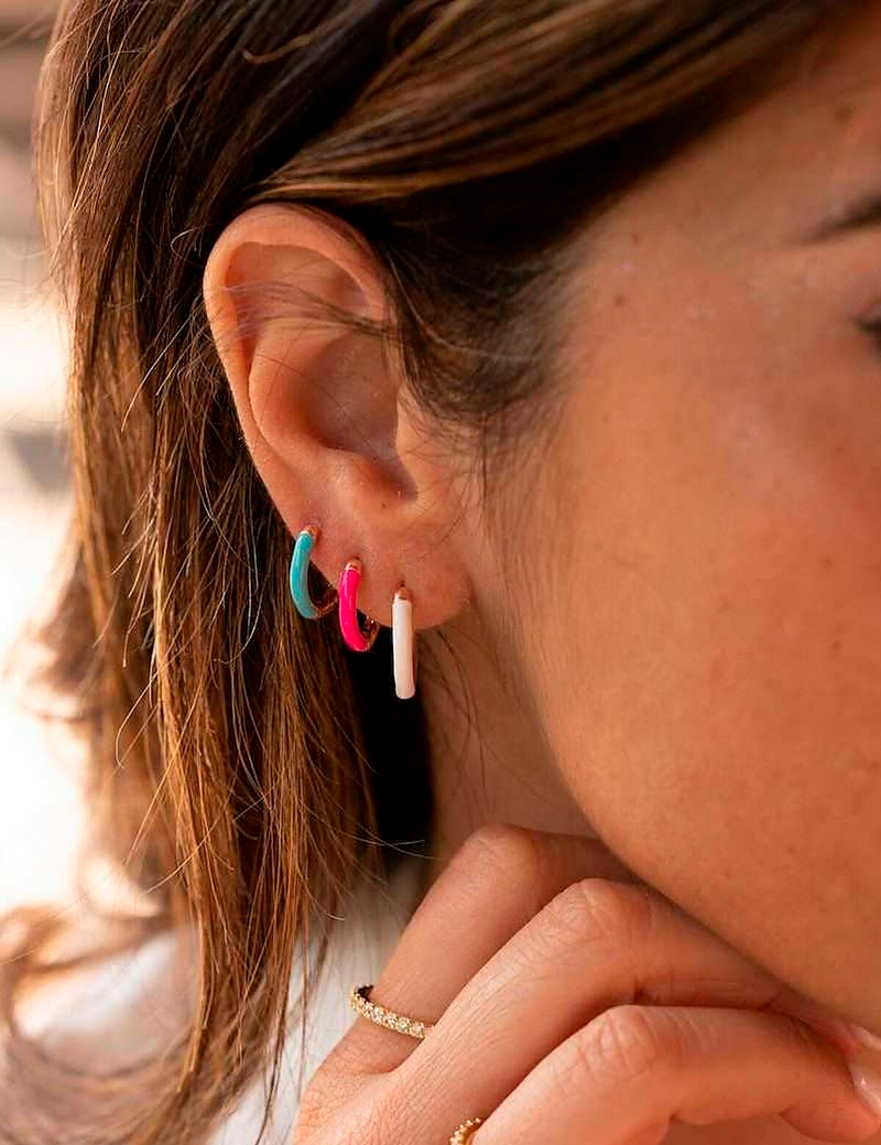 Double face hoop earrings with zirconia and colored enamel