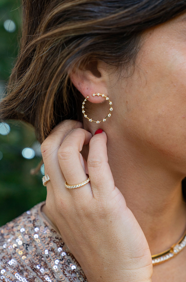Hoop earrings with precious zirconia