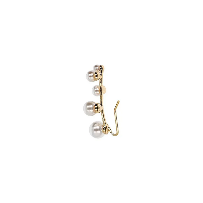Single Earring Pearls on the ear