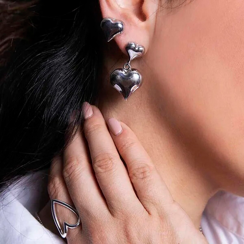 Graduated Earrings 2 Hanging Hearts