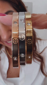 Bracciale Rigido con Zirconi – Oro Giallo, Oro Rosa o Oro Bianco